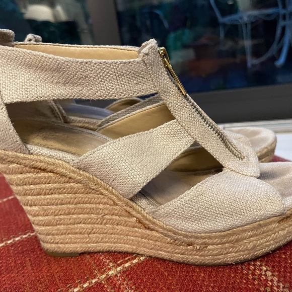 Michelle kors tan platform espadrilles size 7 1/2 m. Nice and comfortable. - Picture 10 of 15